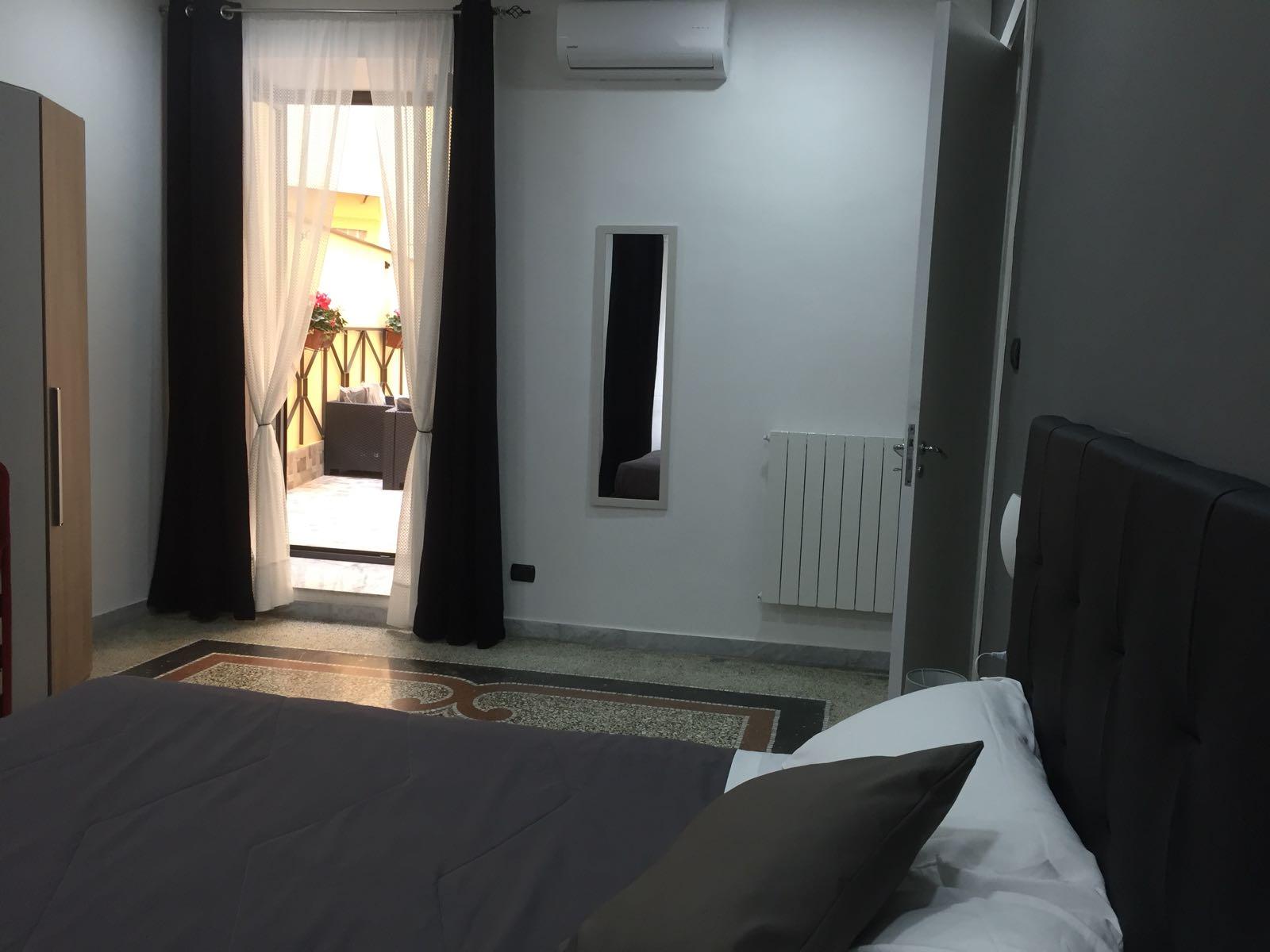 Mb95 - Mezzocannone Luxurious Bed&Breakfast Napoli Ngoại thất bức ảnh