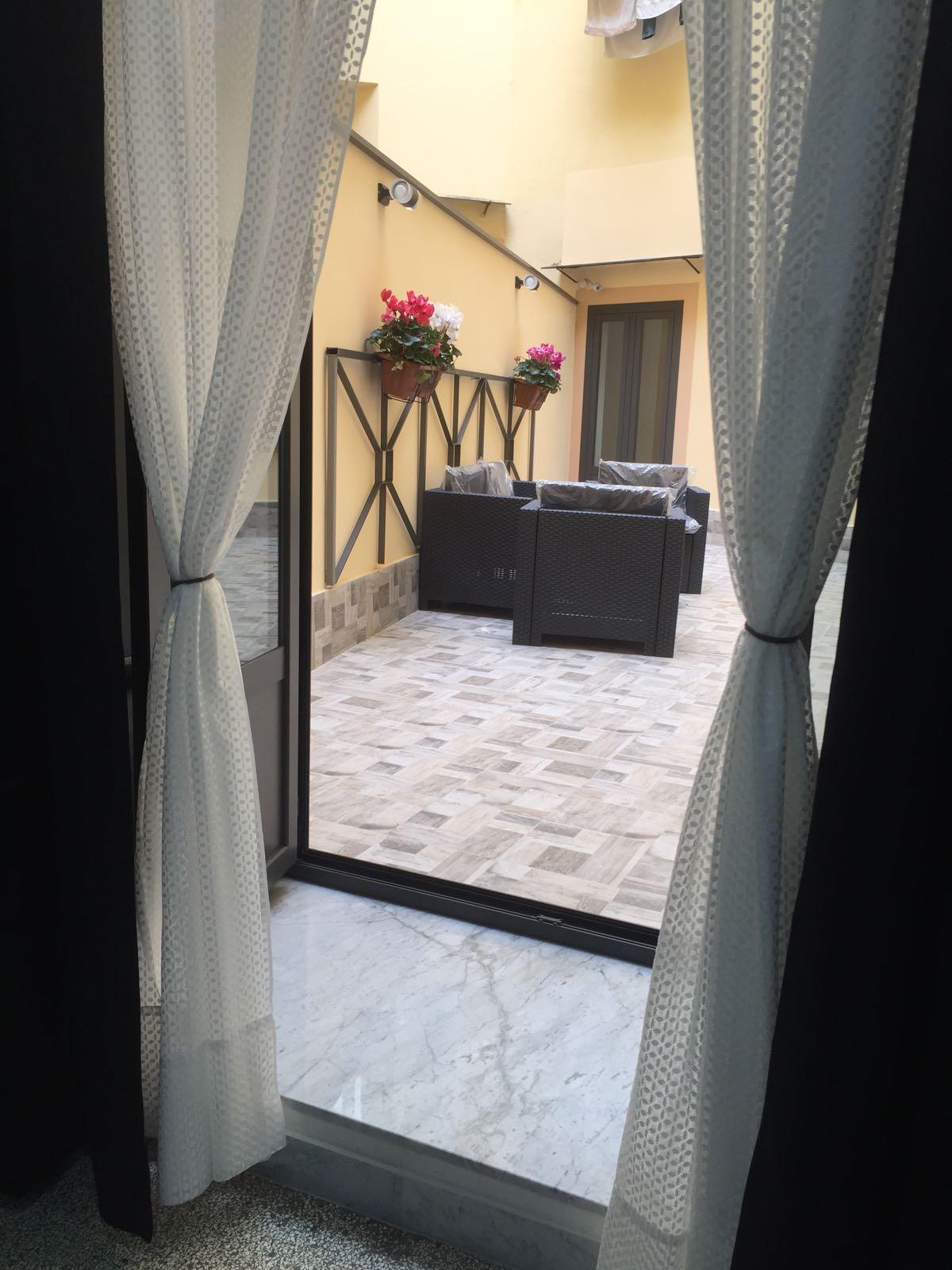 Mb95 - Mezzocannone Luxurious Bed&Breakfast Napoli Ngoại thất bức ảnh