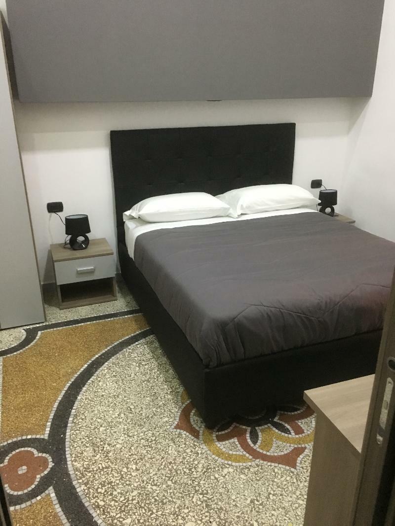 Mb95 - Mezzocannone Luxurious Bed&Breakfast Napoli Ngoại thất bức ảnh
