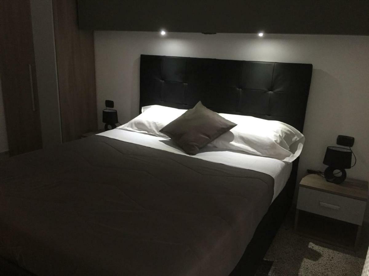 Mb95 - Mezzocannone Luxurious Bed&Breakfast Napoli Ngoại thất bức ảnh