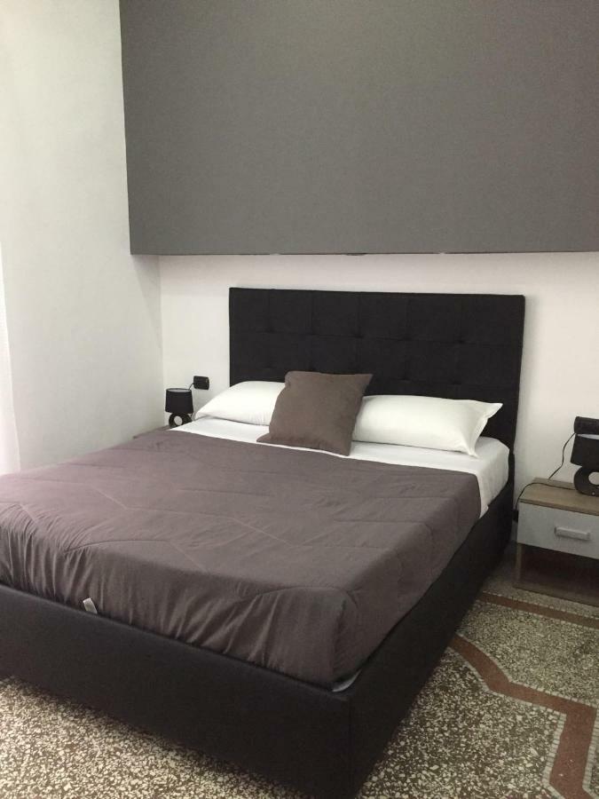 Mb95 - Mezzocannone Luxurious Bed&Breakfast Napoli Ngoại thất bức ảnh