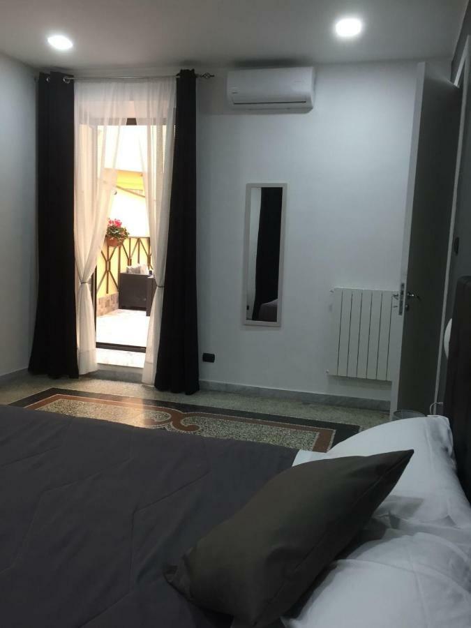 Mb95 - Mezzocannone Luxurious Bed&Breakfast Napoli Ngoại thất bức ảnh
