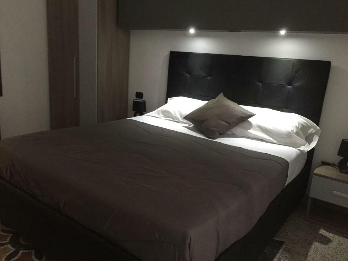 Mb95 - Mezzocannone Luxurious Bed&Breakfast Napoli Ngoại thất bức ảnh