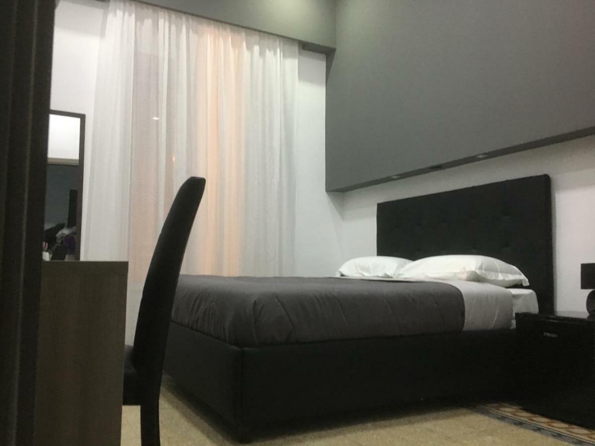 Mb95 - Mezzocannone Luxurious Bed&Breakfast Napoli Ngoại thất bức ảnh