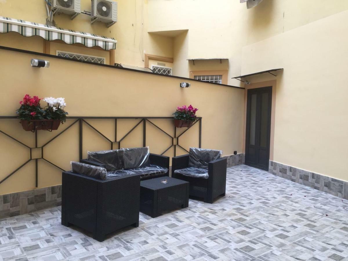 Mb95 - Mezzocannone Luxurious Bed&Breakfast Napoli Ngoại thất bức ảnh