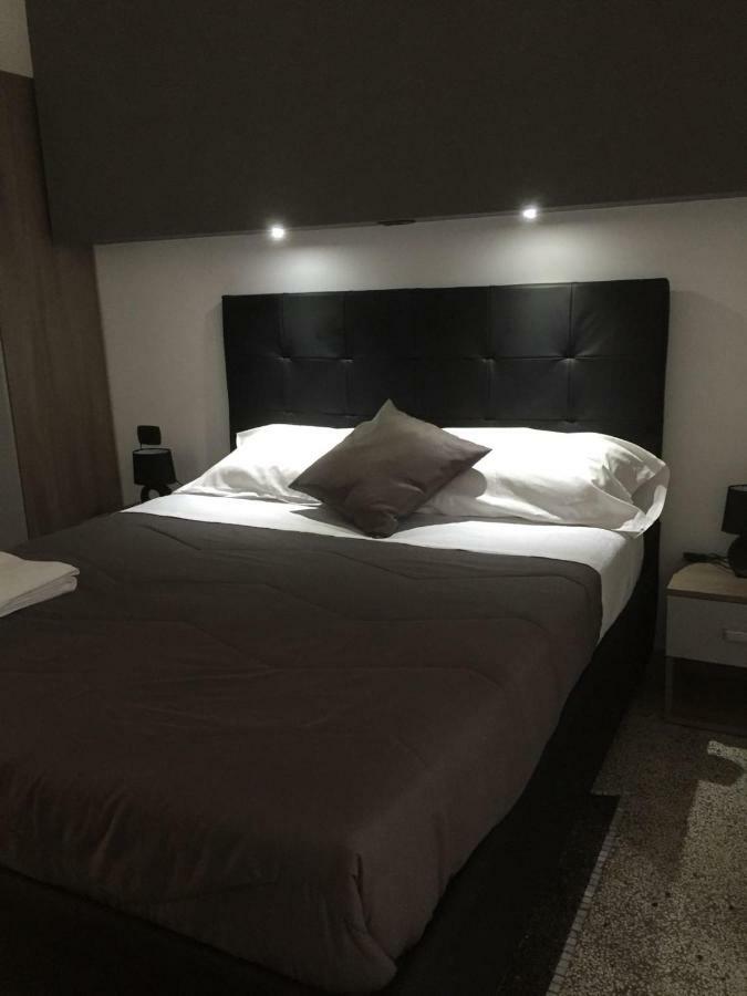 Mb95 - Mezzocannone Luxurious Bed&Breakfast Napoli Ngoại thất bức ảnh