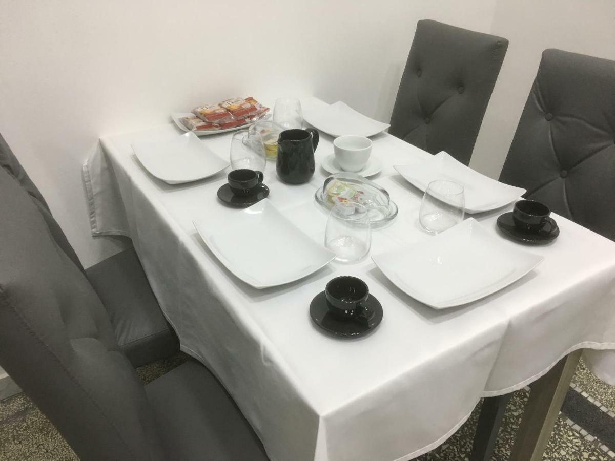 Mb95 - Mezzocannone Luxurious Bed&Breakfast Napoli Ngoại thất bức ảnh