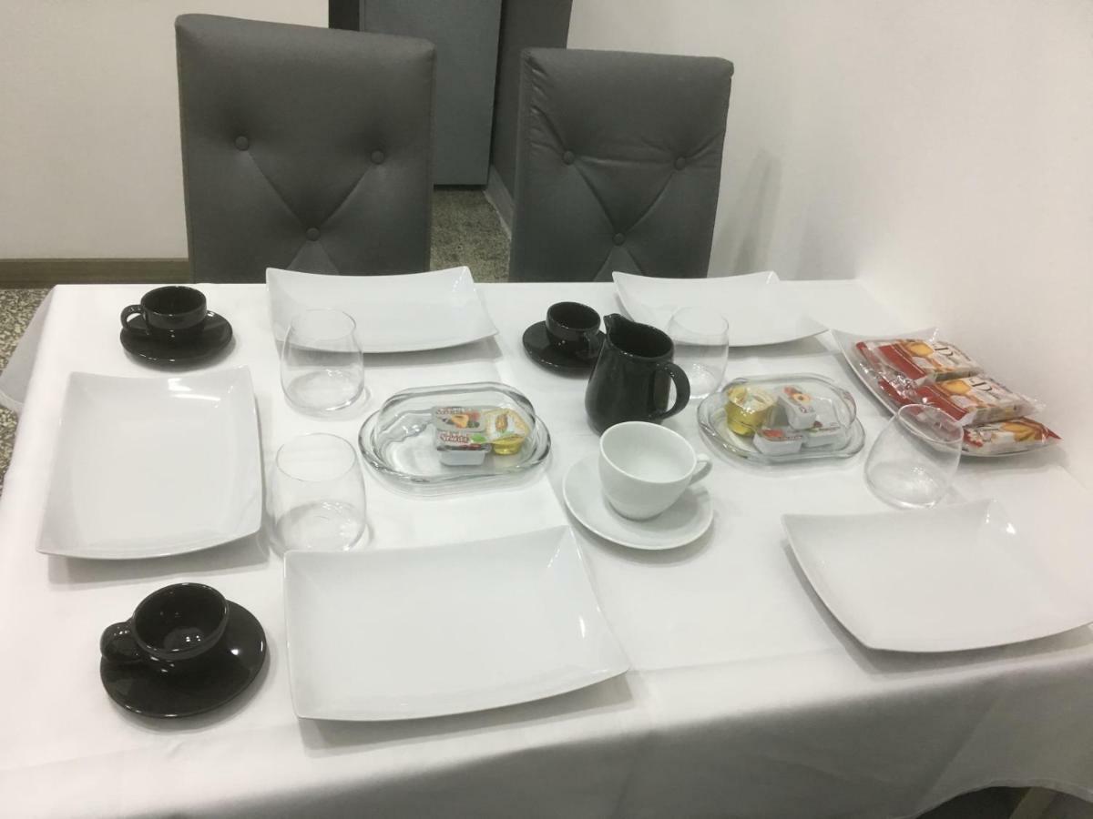 Mb95 - Mezzocannone Luxurious Bed&Breakfast Napoli Ngoại thất bức ảnh